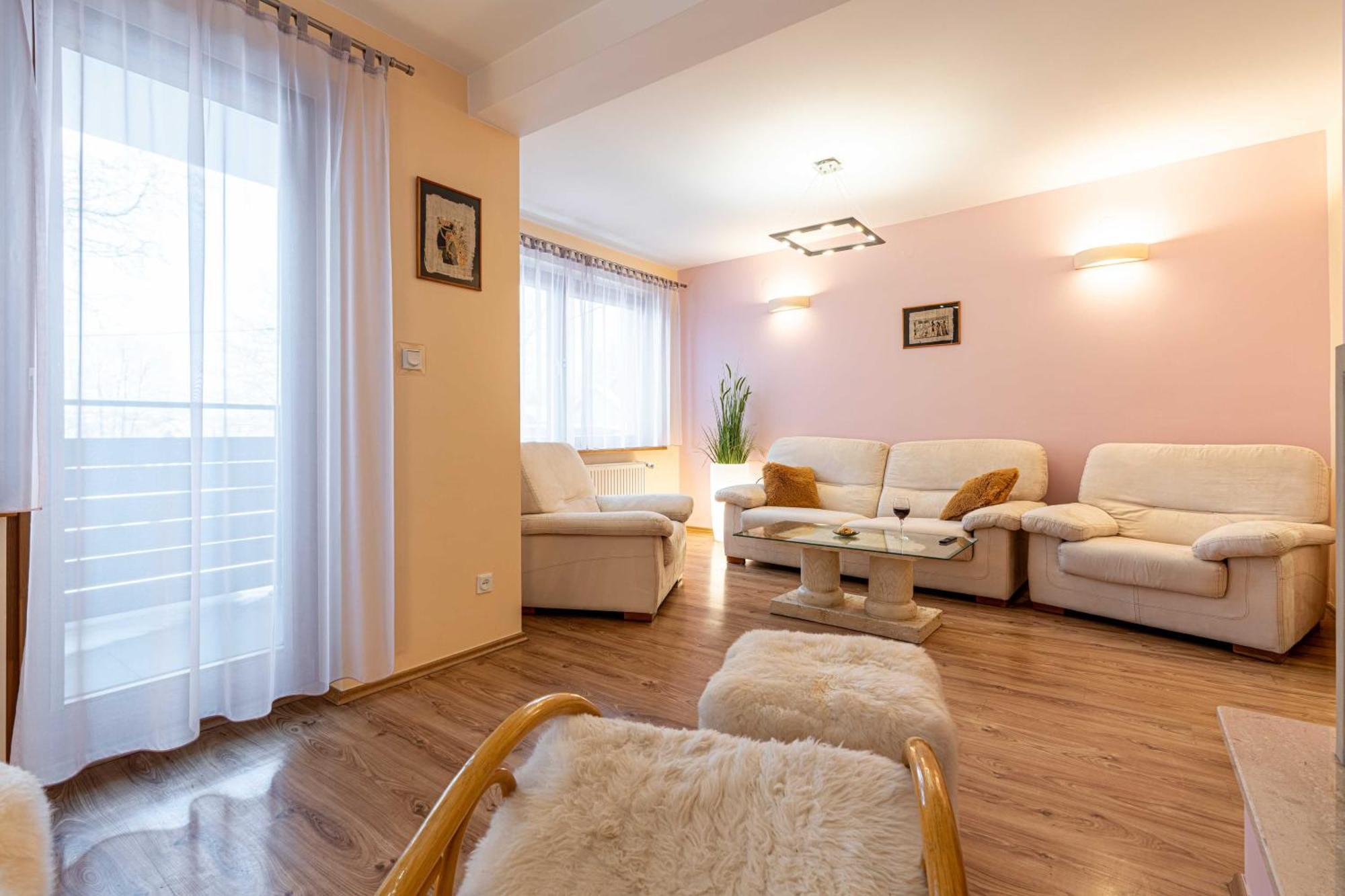 Spora Chata Nowy Targ Exterior photo